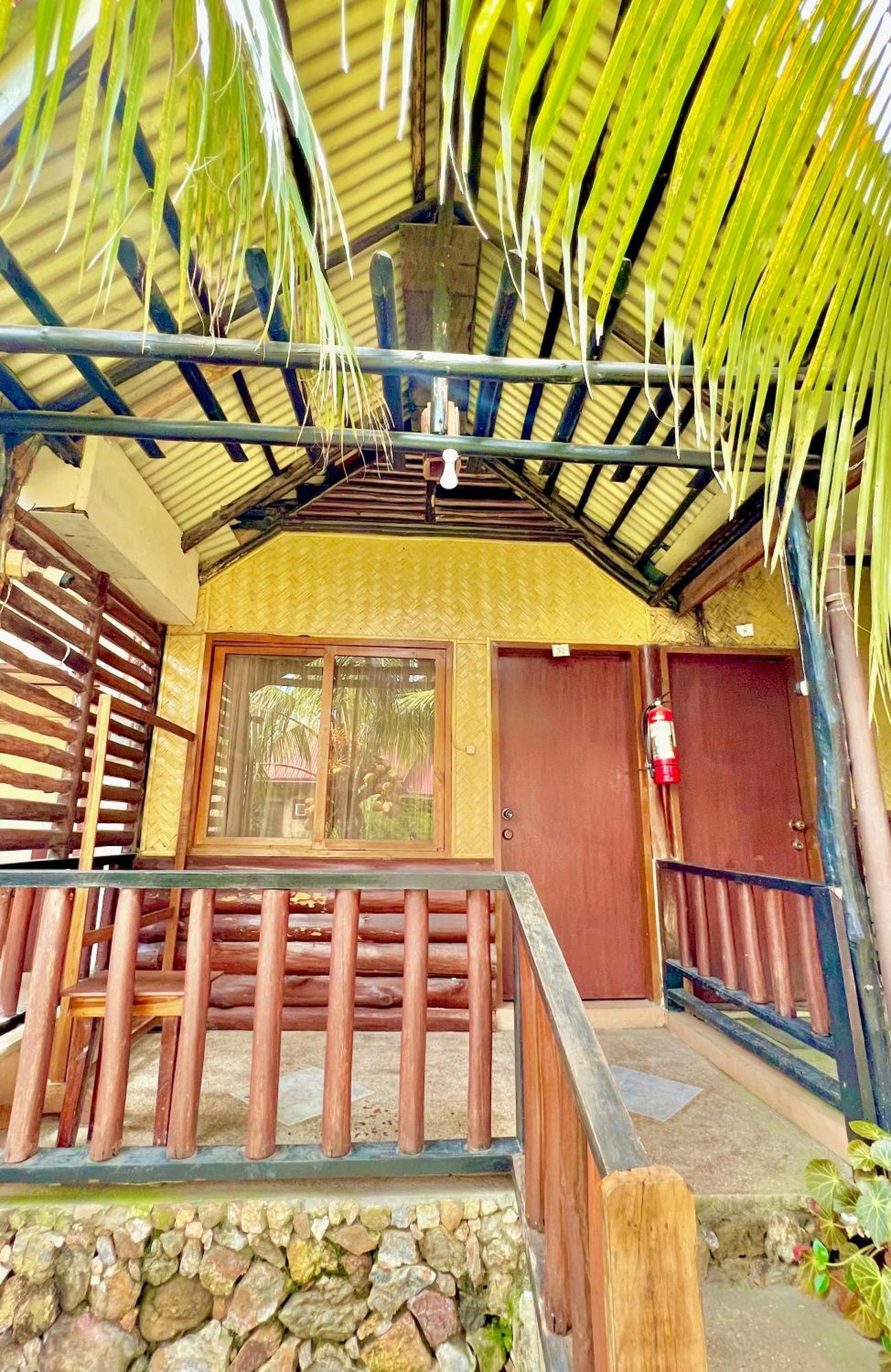 Novie'S Tourist Inn El Nido Zewnętrze zdjęcie