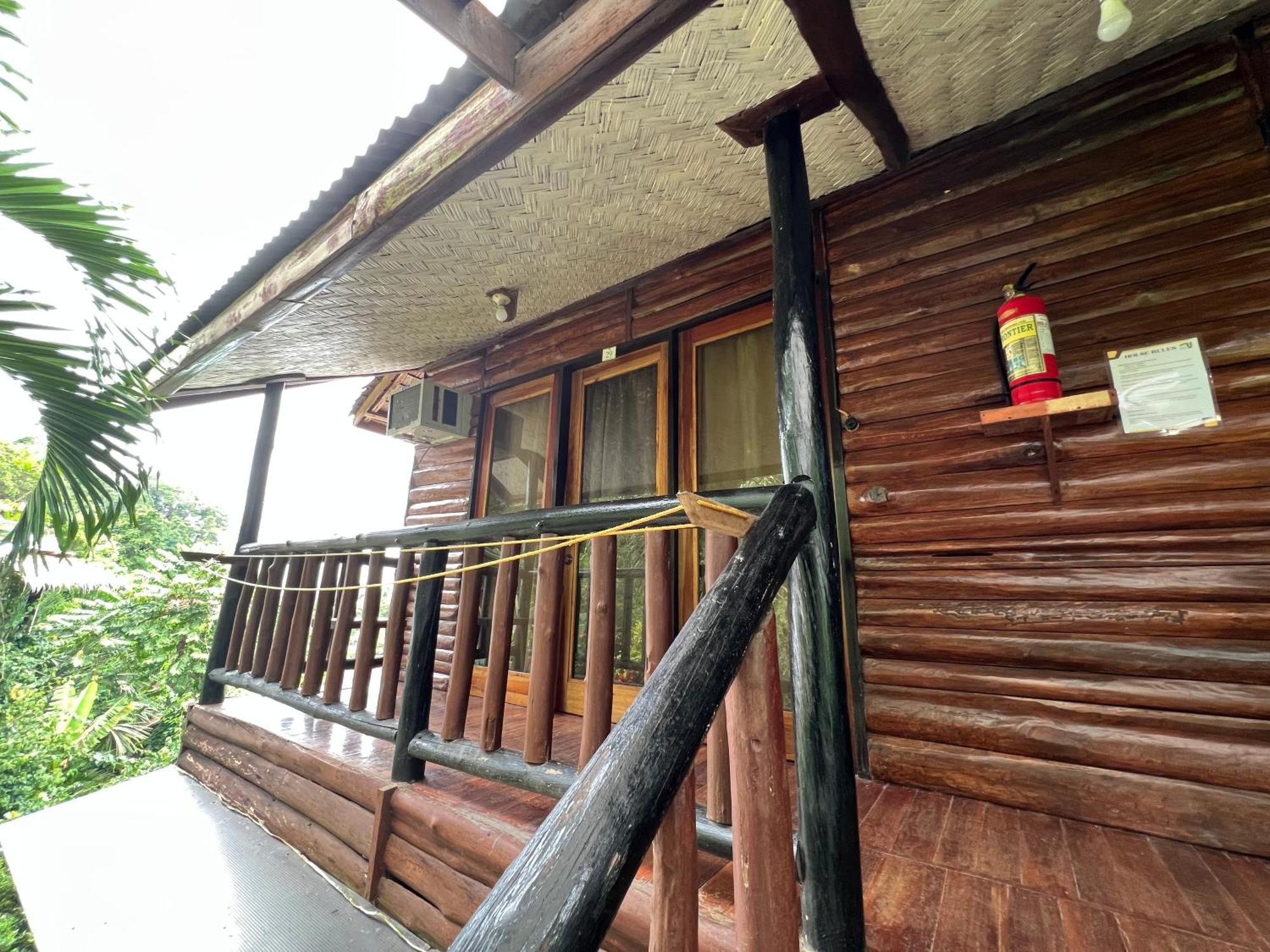 Novie'S Tourist Inn El Nido Zewnętrze zdjęcie