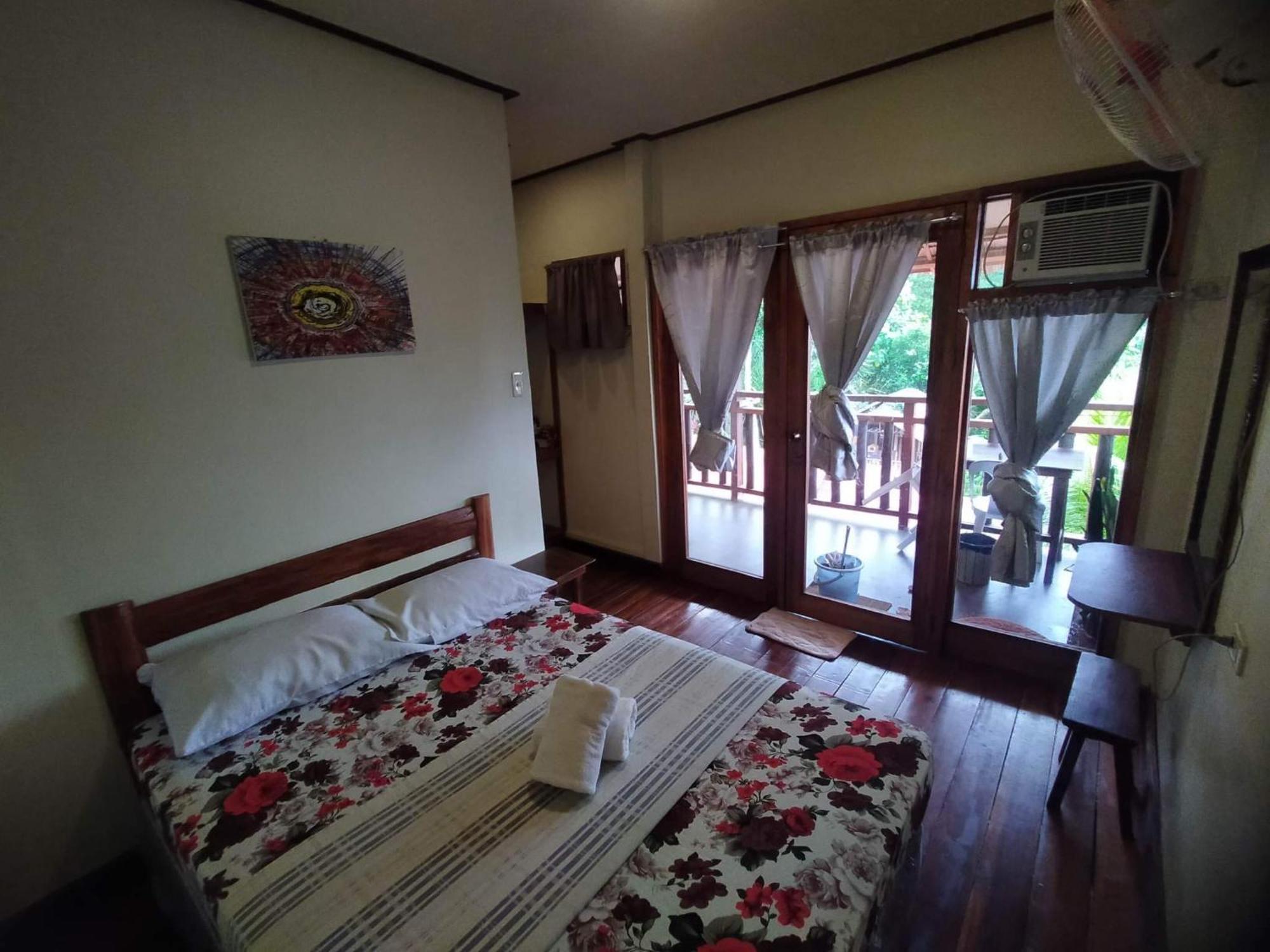 Novie'S Tourist Inn El Nido Zewnętrze zdjęcie
